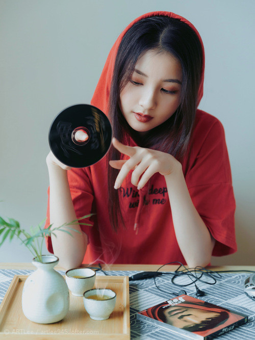 爱游戏app-拉莫斯正式加盟巴黎圣日耳曼，欧洲豪门大战再升级