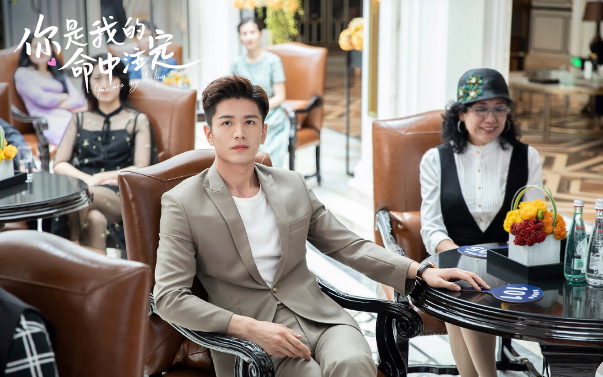 爱游戏体育官网-教练组开发战术手册供队员赛前复习提高战术执行精准性，篮球教练战术板怎么用